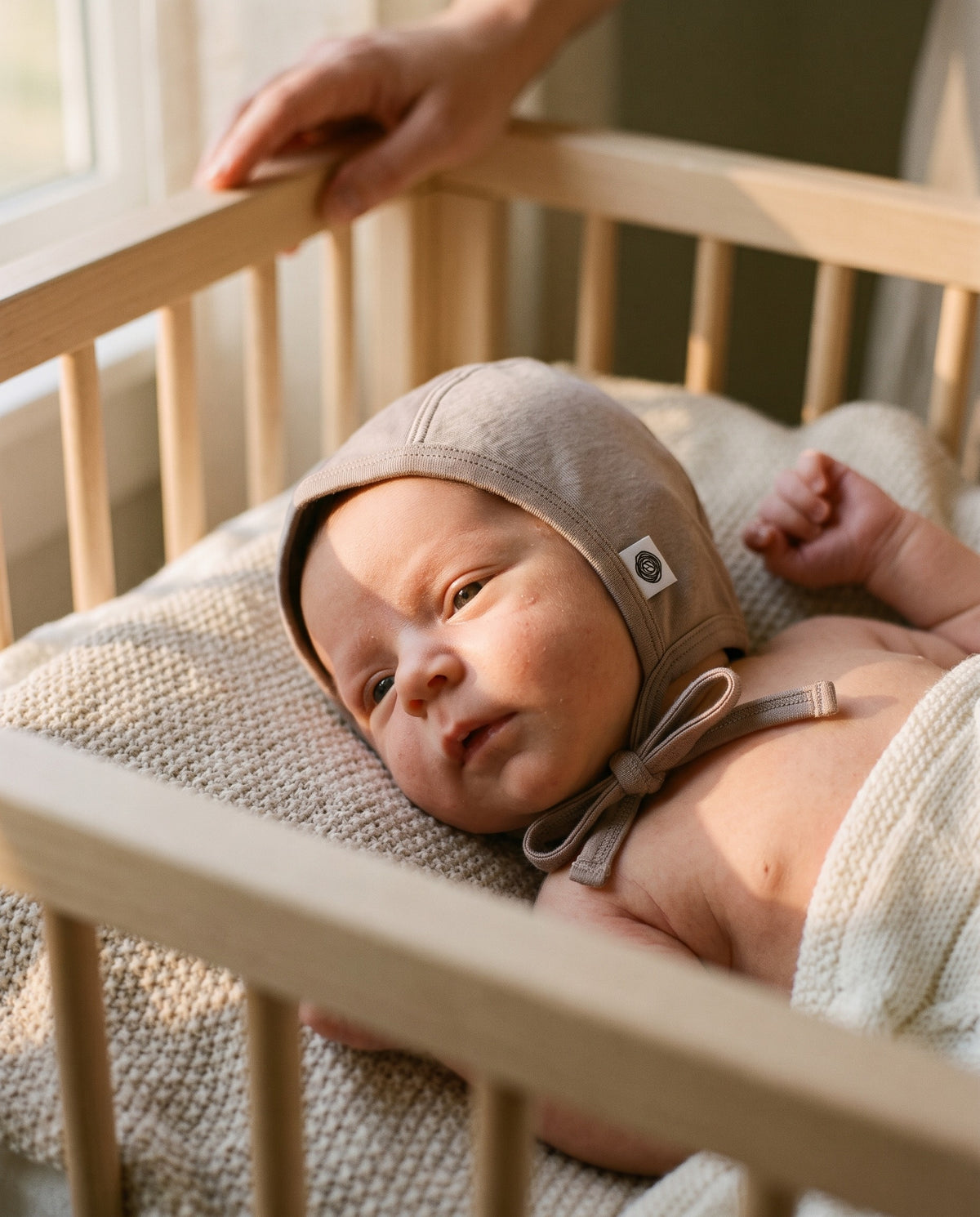 Babymütze mit Schleife aus Wolle – Merinowolle – Misty Rose