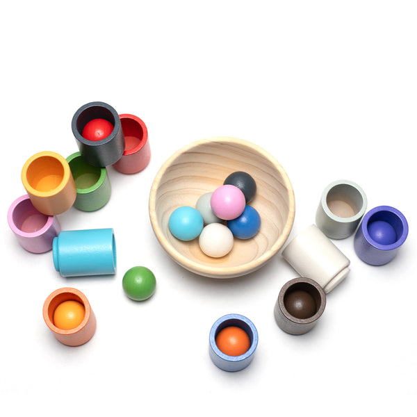 Holzspielzeugbecher und Bälle Set - Montessori - Offenes Spielzeug