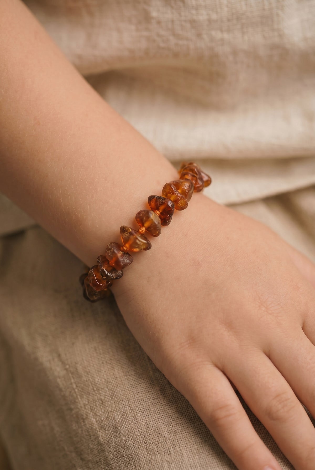 Baby/Kind - Bernsteinarmband - Cognac - polierte Splitter - 14cm