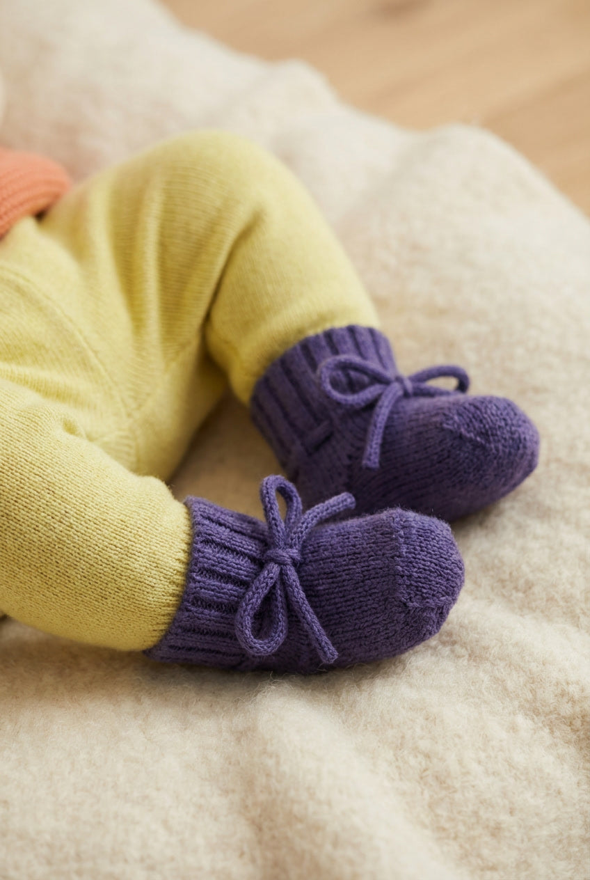 Woll-Babysocken / Neugeborenensocken - Merinowolle - Knoblauch