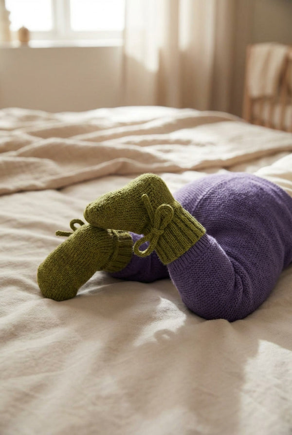 Woll-Babysocken / Neugeborenensocken - Merinowolle - Knoblauch