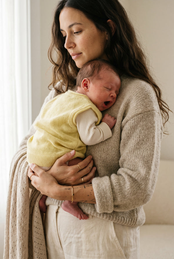 Baby Spencer aus Merinowolle gestrickt - Limonade