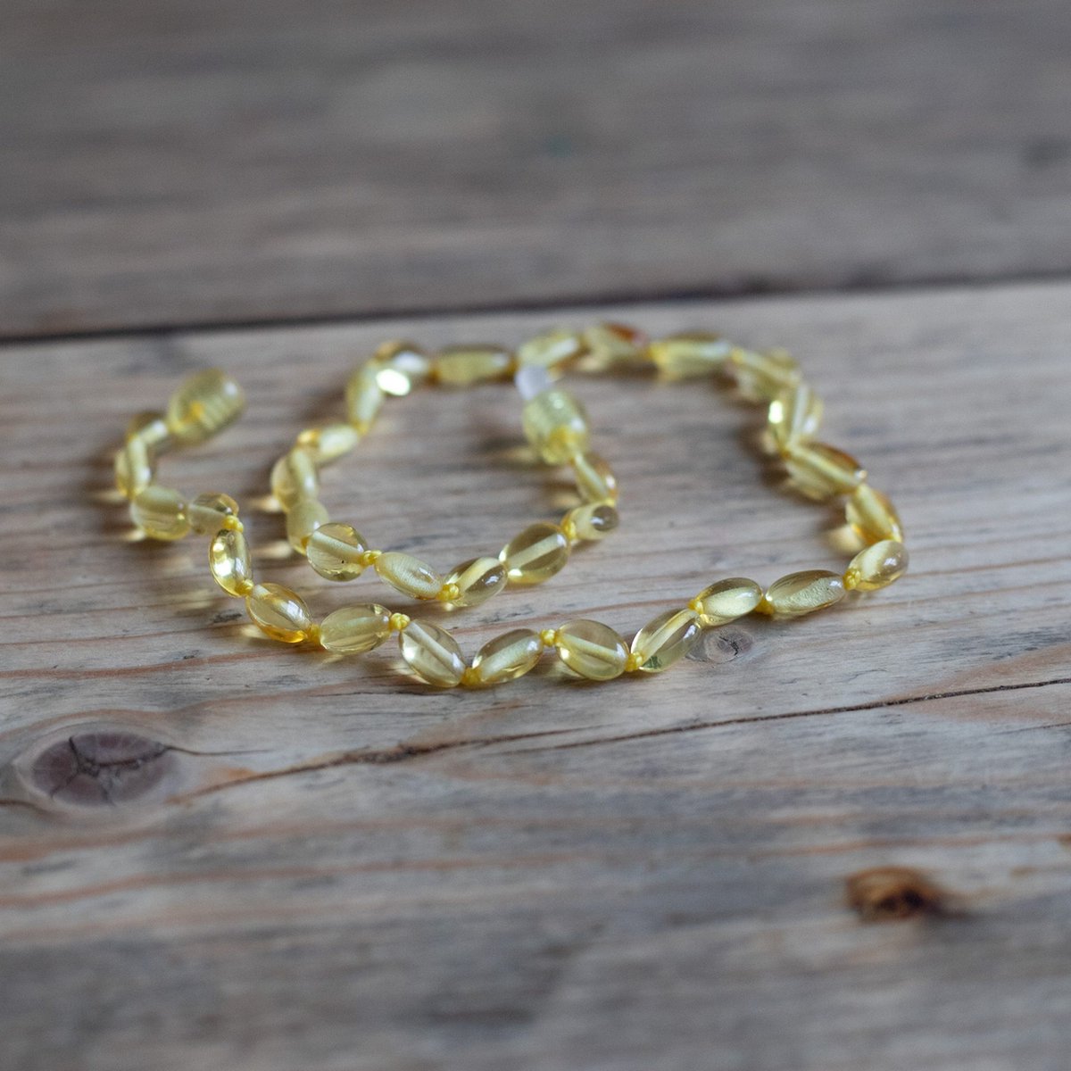 Baby/Kind - Barnsteen ketting - lemon - ovalen gepolijste steentjes - 33cm