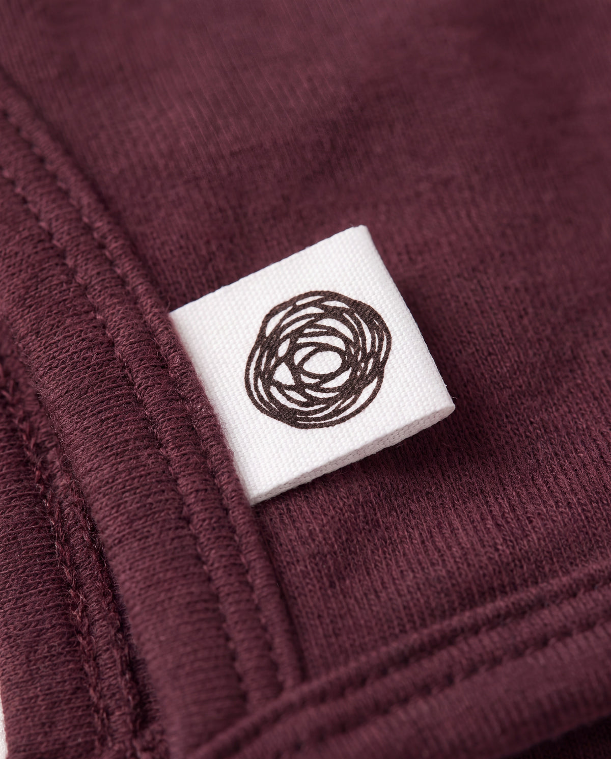 Babymütze mit Schleife aus Wolle – Merinowolle – Red Mahogany