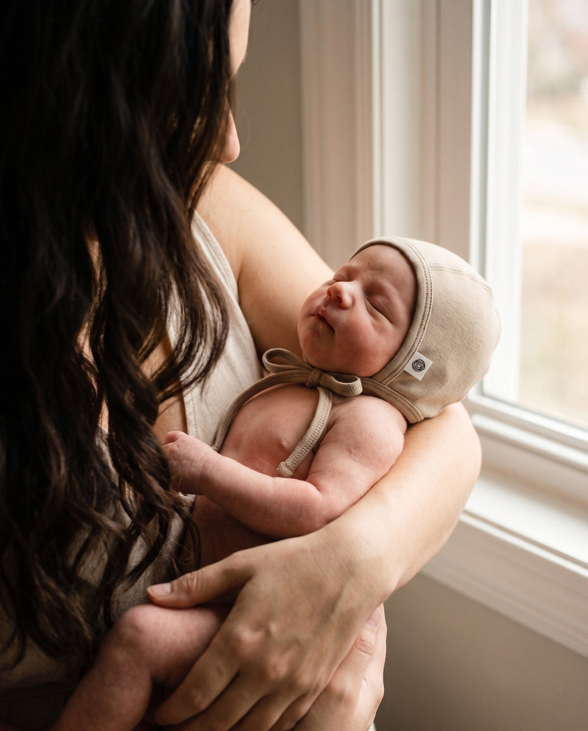 Babymütze mit Schleife aus Wolle – Merinowolle – Misty Rose