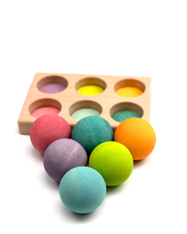Houten speelgoed - Houten gekleurde ballen - Montessori - Open einde speelgoed - Lille Barn - With ♥ for the smallest