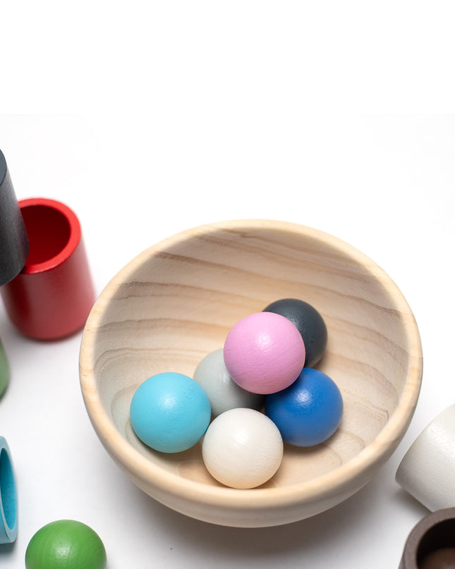 Holzspielzeugbecher und Bälle Set - Montessori - Offenes Spielzeug