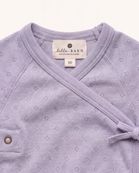 Woll-Strampler mit Füßchen in Pointelle - Merinowolle - Lavender Frost – bild 3