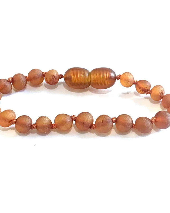 Baby/Kind – Barnsteen armbandje – ronde ruwe kraaltjes – 14cm - cognac - Lille Barn - With ♥ for the smallest