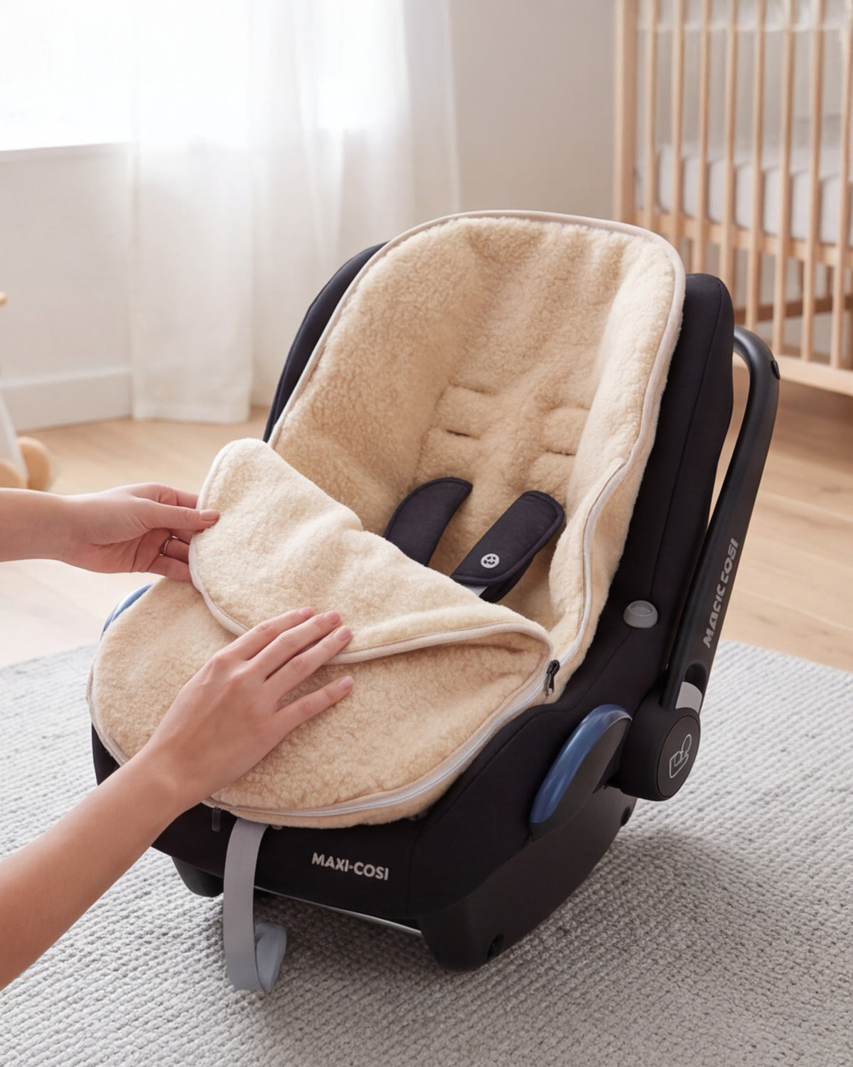 Woll-Fußsack für Babyschale oder Maxi-Cosi - Mandel - Merinowolle