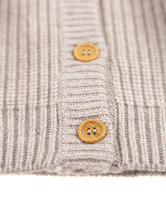 Gestrickter Woll-Baby-Cardigan – Merinowolle – Knoblauch