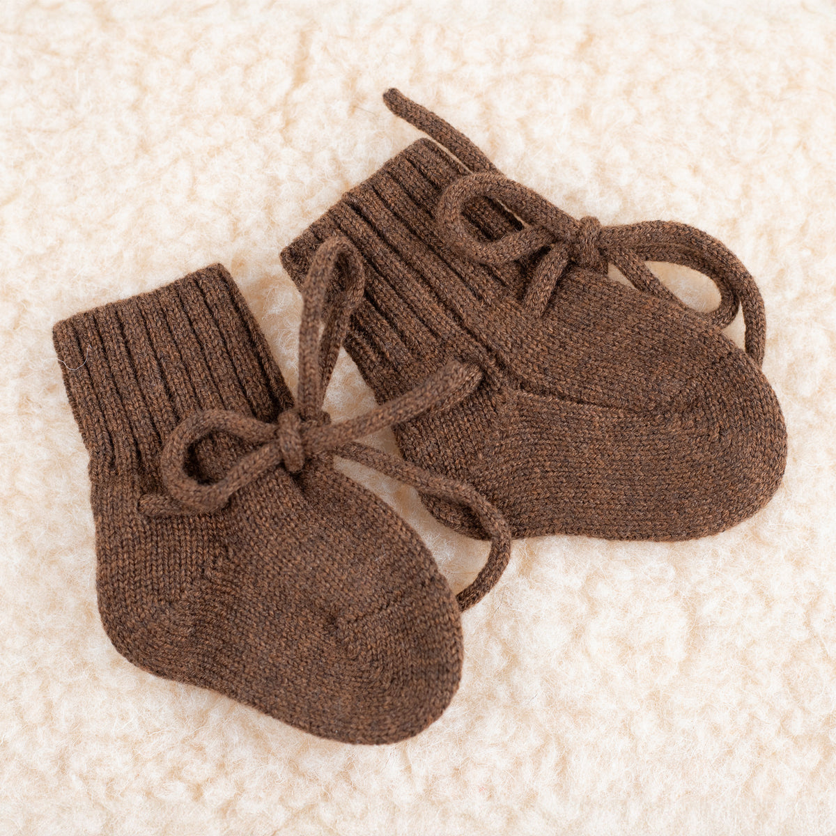 Woll-Babysocken / Neugeborenensocken - Merinowolle - Brünett
